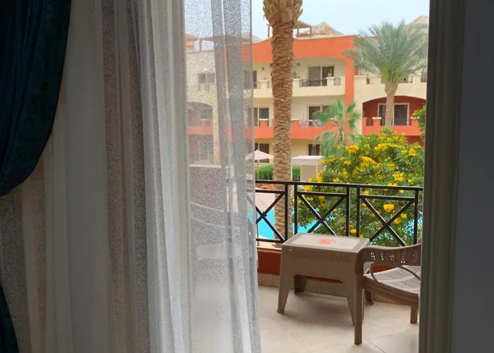 Cozy With Pool In Sheikh Apartment *